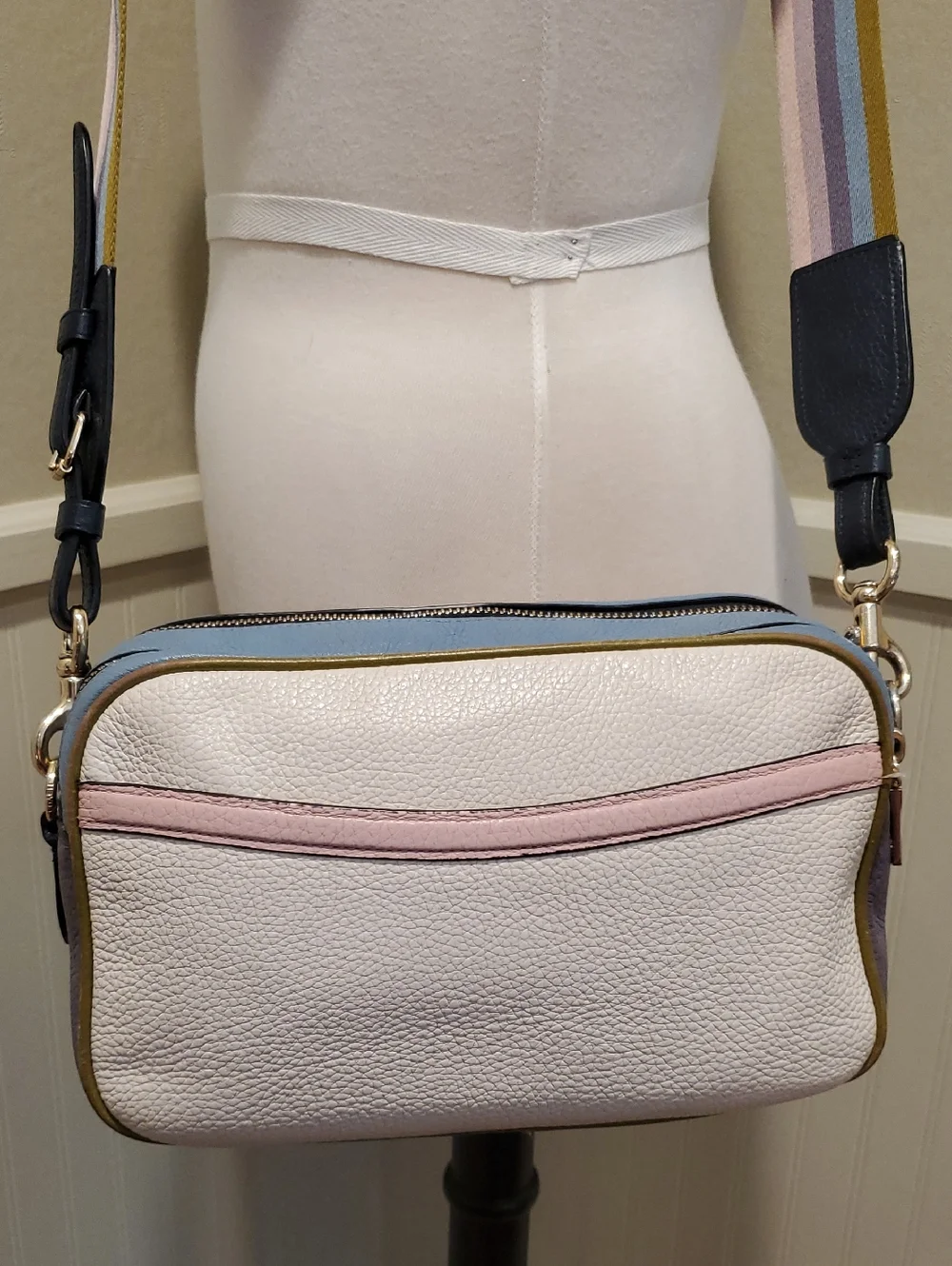 Coach multicolor pebbled